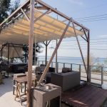 屋外テラスとバーベキューが楽しめるガーデンスペース